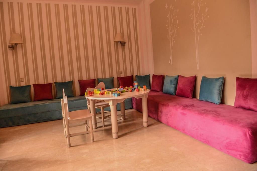 Beautiful, Great Equipped 122 M Holiday Apartment Near Majorelle Garden And Gueliz With Pool Views And A Large Balcony And Terrace Marrakesch Exterior foto