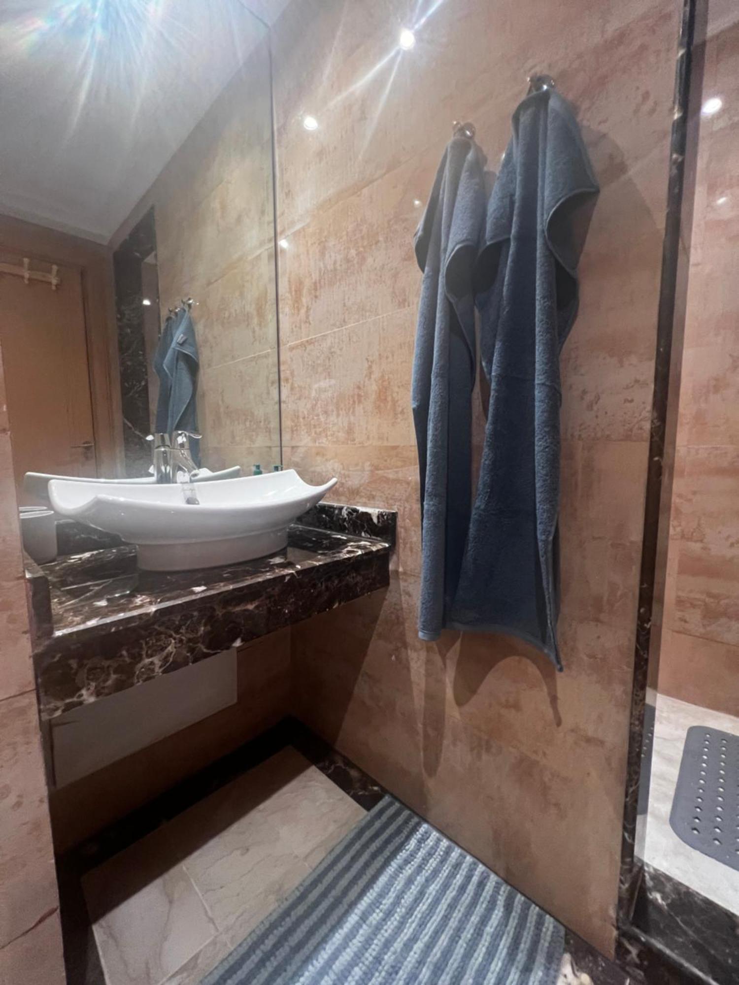 Beautiful, Great Equipped 122 M Holiday Apartment Near Majorelle Garden And Gueliz With Pool Views And A Large Balcony And Terrace Marrakesch Exterior foto